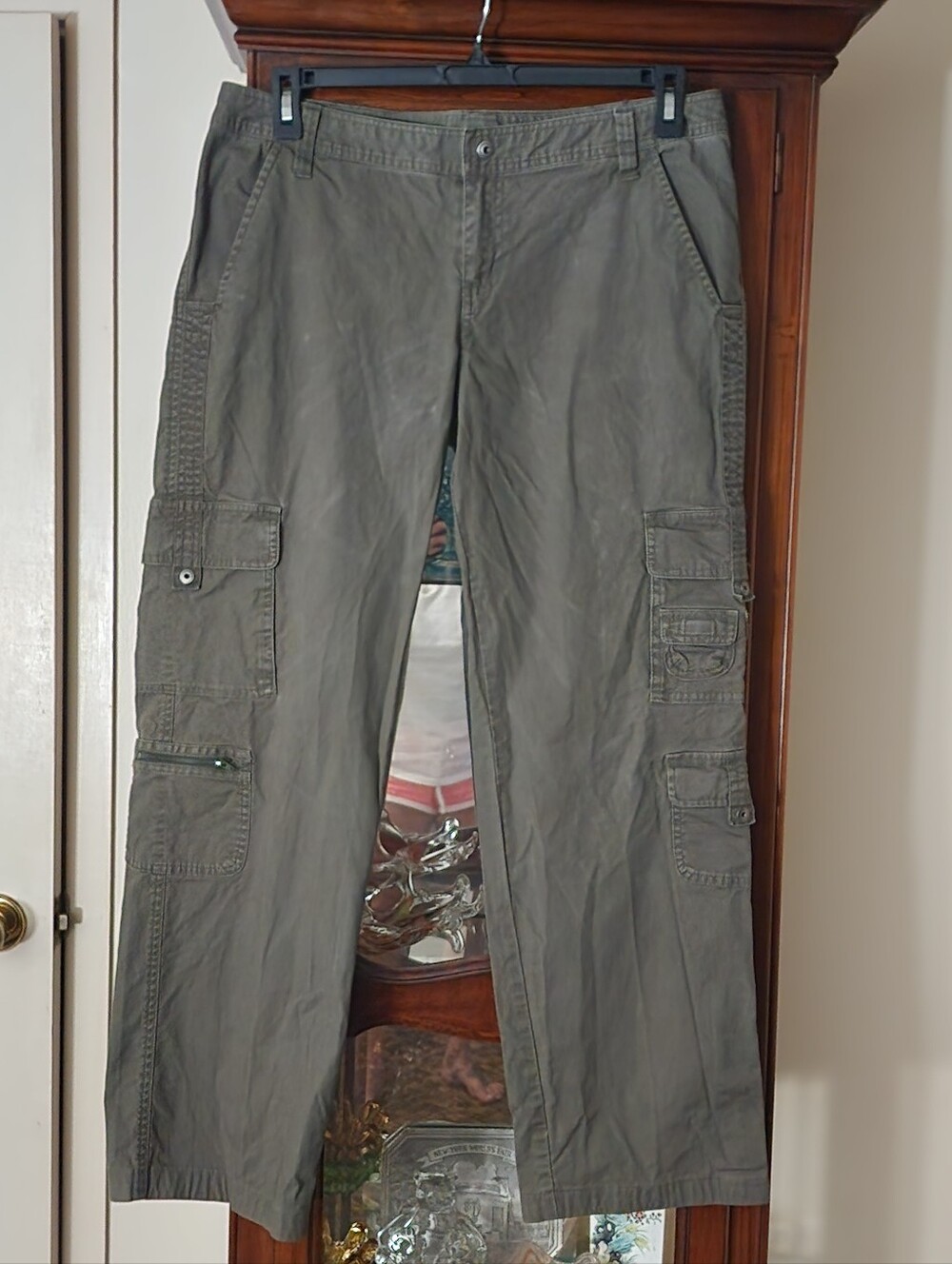 Columbia Women's Cargo Pants in Olive